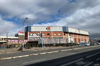 Gebouwen verkoop in Vitoria-Gasteiz, Álava (Araba). 