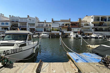 Parkovací místa na prodej v Empuriabrava, Girona. 