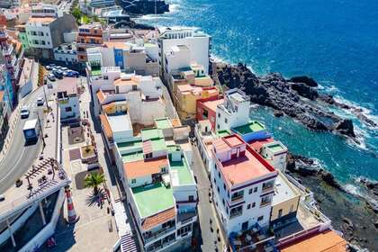 Budovy v Santiago del Teide, Santa Cruz de Tenerife, Tenerife. 