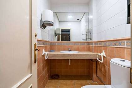 Commercial premise in Roquetas de Mar, Almería. 