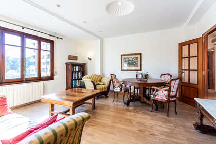 House for sale in Valencia. 
