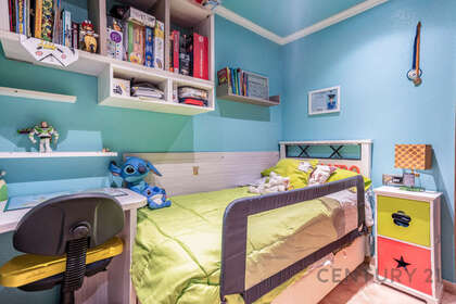 House for sale in Valencia. 