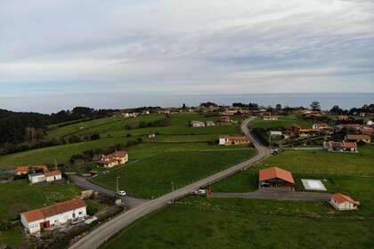 Pozemky v Villaviciosa, Asturias. 