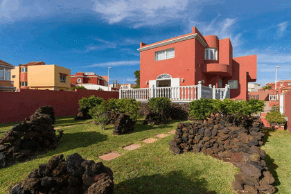 Chalets verkoop in Telde, Las Palmas, Gran Canaria. 
