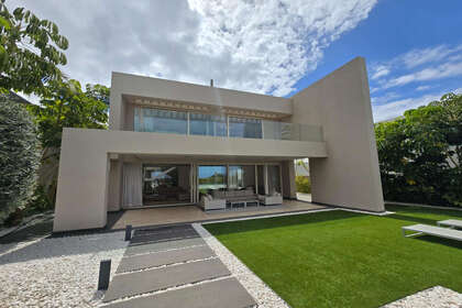 Villas til salg i Callao Salvaje, Adeje, Santa Cruz de Tenerife, Tenerife. 