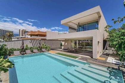 Villa's verkoop in Playa de Las Americas, Arona, Santa Cruz de Tenerife, Tenerife. 