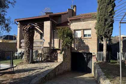 Dům na prodej v Casco Urbano, Navas del Rey, Madrid. 