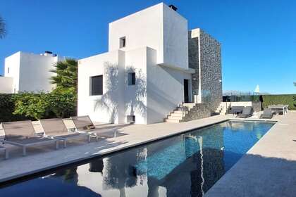 Villa Luxo venda em Urb.nova Polop, Alicante. 