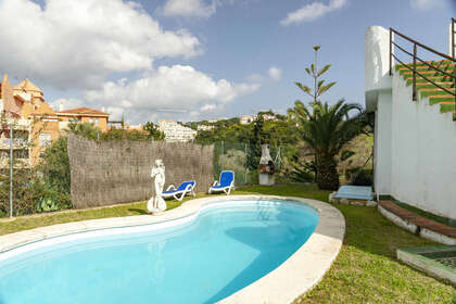 联排别墅 出售 进入 Hacienda Las Chapas, Marbella, Málaga. 