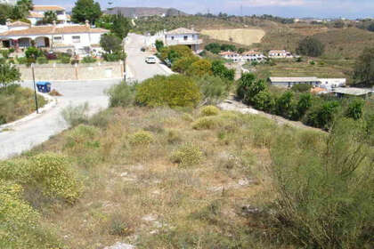 Pozemky na prodej v Benajarafe, Málaga. 