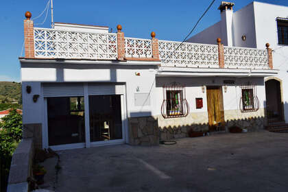 Huizen verkoop in Viñuela, Málaga. 