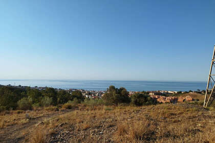 Pozemky na prodej v Benajarafe, Málaga. 