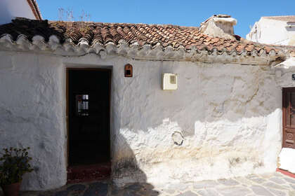 Huizen verkoop in Canillas de Aceituno, Málaga. 