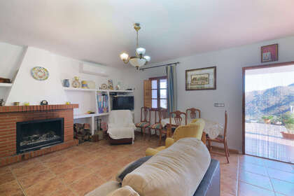 Cluster house for sale in Comares, Málaga. 