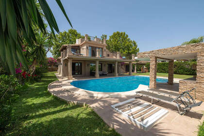 Cluster house for sale in Puerto Banús, Marbella, Málaga. 