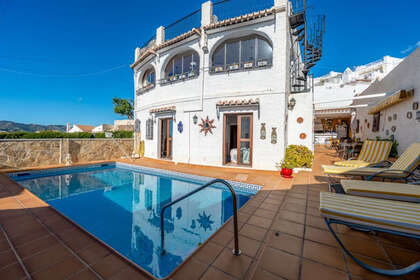 Maison de ville vendre en Nerja, Málaga. 