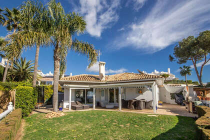 Cluster house for sale in Calahonda, Mijas, Málaga. 