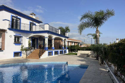 Chalet Adosado venta en Estepona, Málaga. 