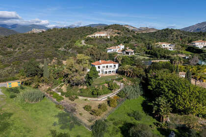 Chalet Adosado venta en Benahavís, Málaga. 