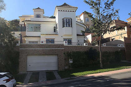 Chalet Adosado venta en Benalmádena, Málaga. 