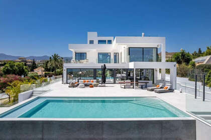 Casa Cluster venda em Puerto Banús, Marbella, Málaga. 