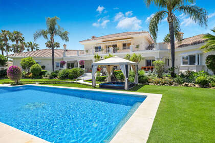 Townhouse vendita in Nueva andalucia, Málaga. 