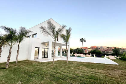 Casa Cluster venda em Elviria, Marbella, Málaga. 