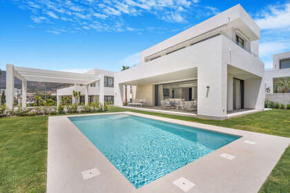 Cluster house for sale in Río Real, Marbella, Málaga. 