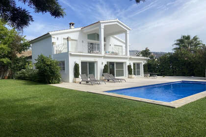 Casa Cluster venda em Elviria, Marbella, Málaga. 