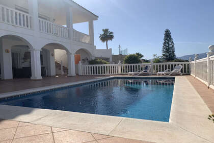 Casa Cluster venda em Cerros Del Lago, Marbella, Málaga. 