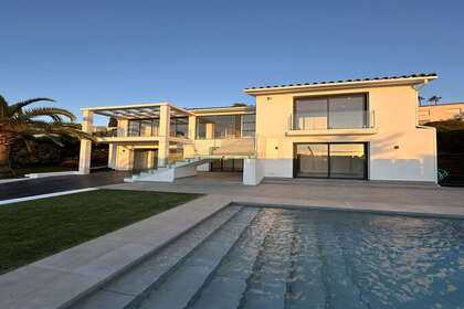 Chalet Adosado venta en Estepona, Málaga. 