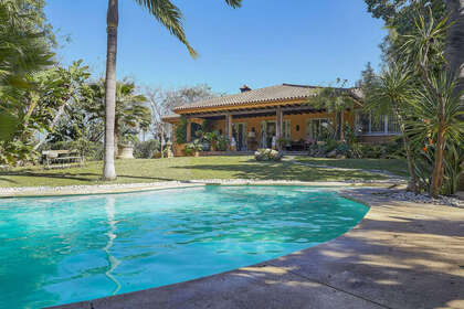 Casa Cluster venda em Puerto Banús, Málaga. 