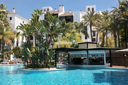 Apartamento venta en Elviria, Marbella, Málaga. 