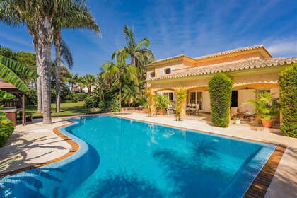 Cluster house for sale in Marbella, Málaga. 