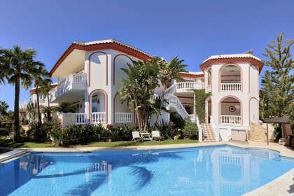 Cluster house for sale in Hacienda Las Chapas, Marbella, Málaga. 