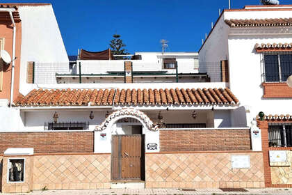 Haus zu verkaufen in Fuengirola, Málaga. 