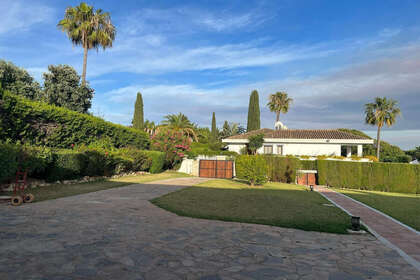 Cluster house for sale in Hacienda Las Chapas, Marbella, Málaga. 