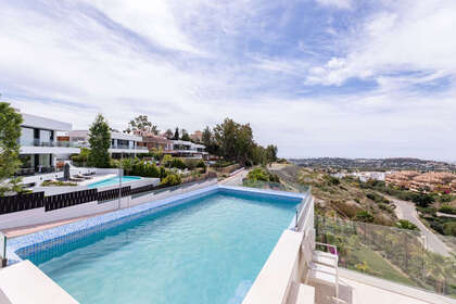 Penthouse/Dachwohnung zu verkaufen in Nueva andalucia, Málaga. 