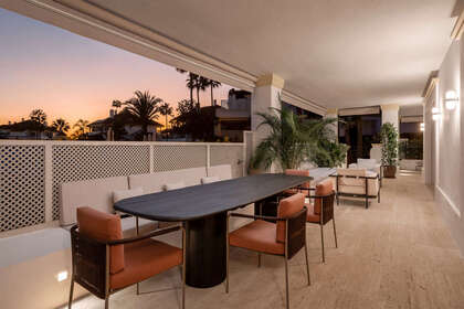 Apartmány na prodej v Puerto Banús, Marbella, Málaga. 