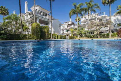 Apartment zu verkaufen in Nueva andalucia, Málaga. 