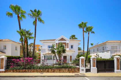 Reihenhaus zu verkaufen in Estepona, Málaga. 