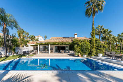 Townhouse vendita in Nueva andalucia, Málaga. 