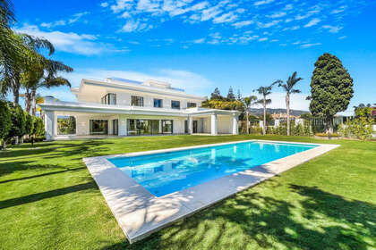 Townhouse vendita in Puerto Banús, Marbella, Málaga. 