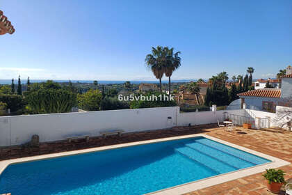 Cluster house for sale in Estepona, Málaga. 