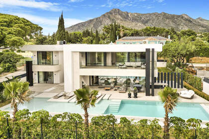 联排别墅 出售 进入 Puerto Banús, Marbella, Málaga. 