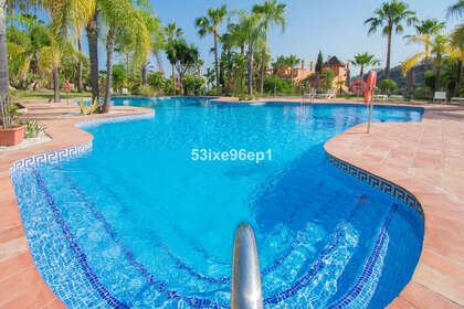 Huse til salg i El Paraiso, Estepona, Málaga. 