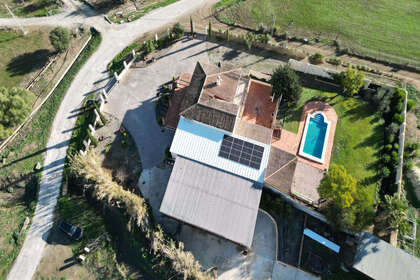 联排别墅 出售 进入 Coín, Málaga. 