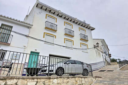 House for sale in Guaro, Málaga. 