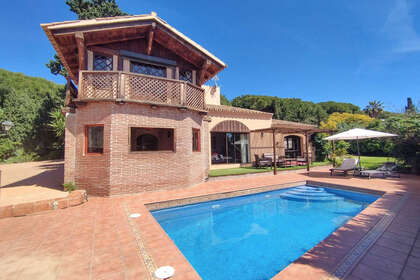 联排别墅 出售 进入 Puerto de Cabopino, Marbella, Málaga. 