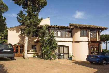 联排别墅 出售 进入 Puerto de Cabopino, Marbella, Málaga. 